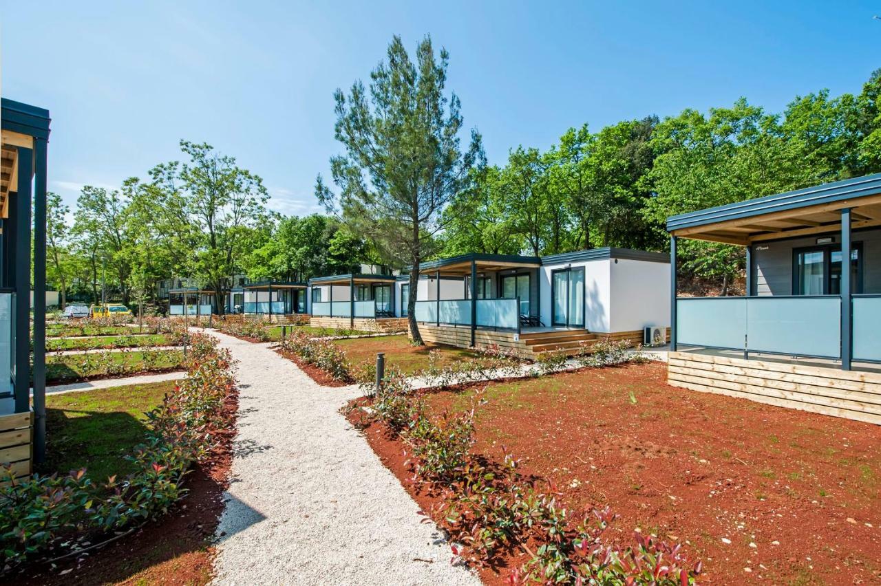 Eurocamp Mobile Homes At Fkk Nudist Campsite Solaris Tar-Vabriga Zewnętrze zdjęcie