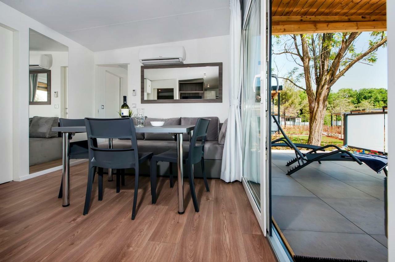 Eurocamp Mobile Homes At Fkk Nudist Campsite Solaris Tar-Vabriga Zewnętrze zdjęcie